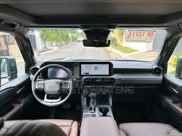 Toyota RAV4 XLE Premium AWD 2023 Gray