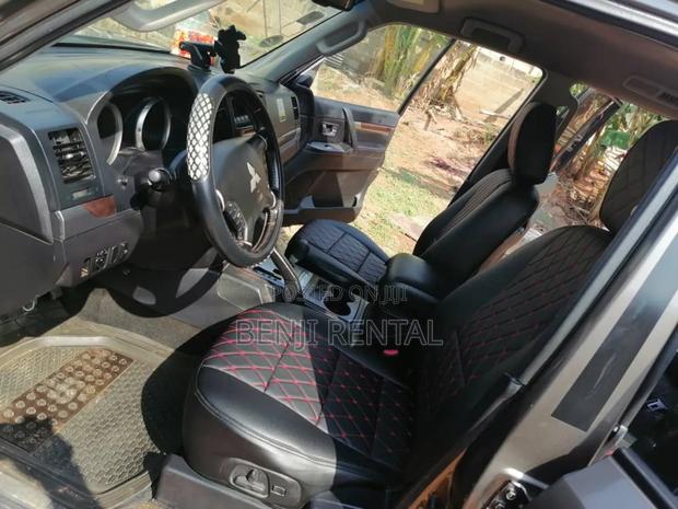 Mitsubishi Pajero 2010 Green