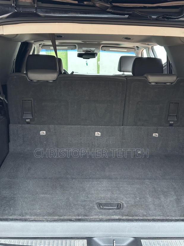 Chevrolet Suburban LT 4x4 2019 Black