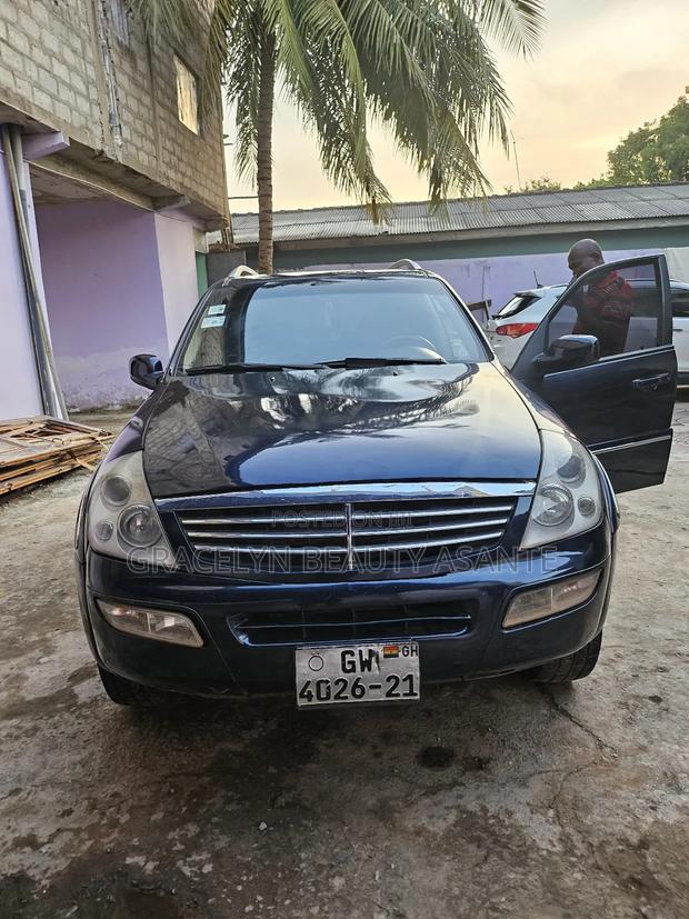 SsangYong Rexton 2010 Blue