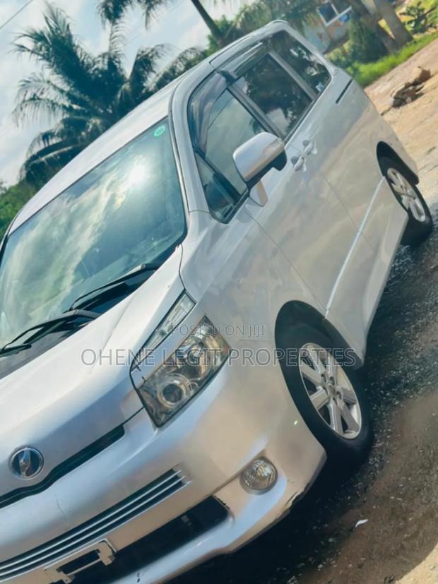 Toyota Voxy 2012 Gray