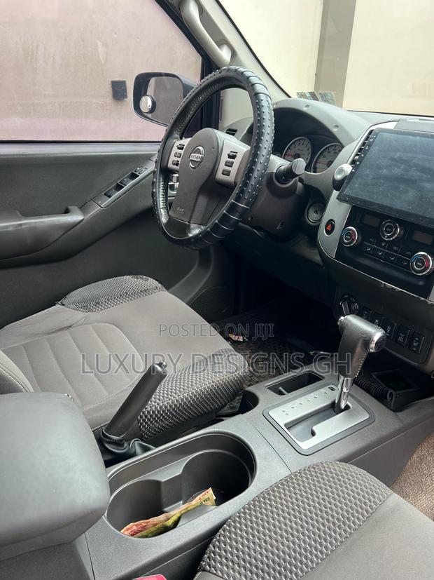 Nissan Frontier 2014 Black