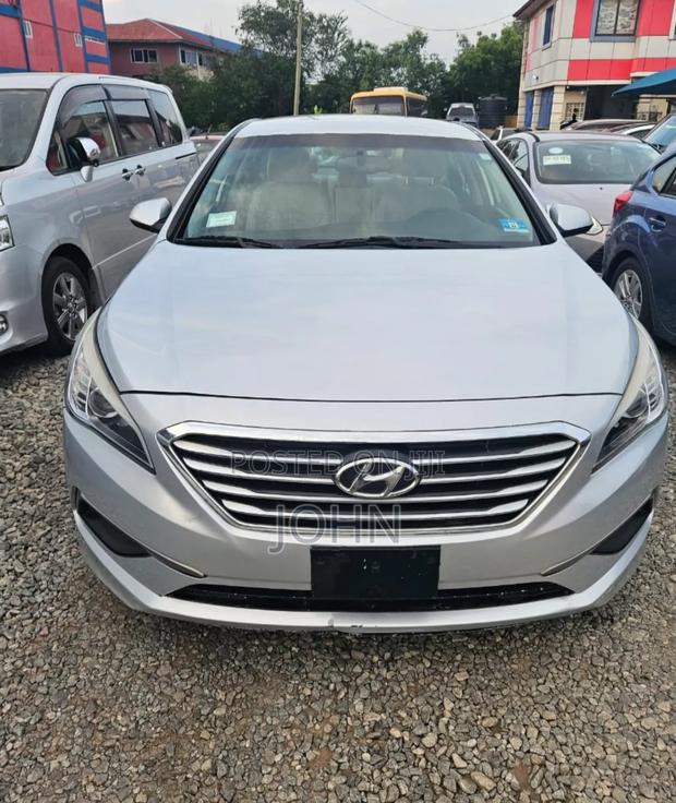Hyundai Sonata Base Sedan FWD (2.4L 4cyl 6A) 2016 Silver