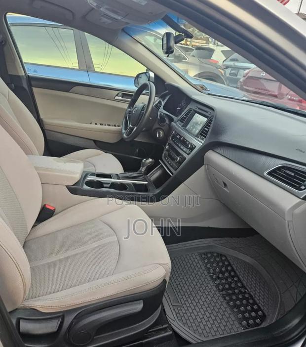 Hyundai Sonata Base Sedan FWD (2.4L 4cyl 6A) 2016 Silver