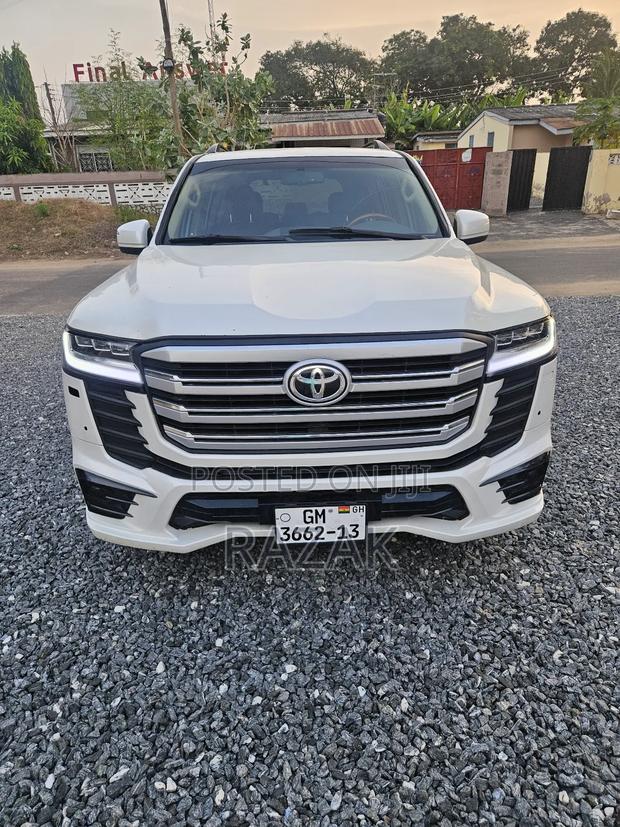 Toyota Land Cruiser 2013 White