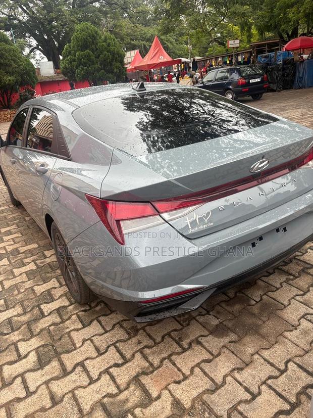 Hyundai Elantra Limited 2021 Gray