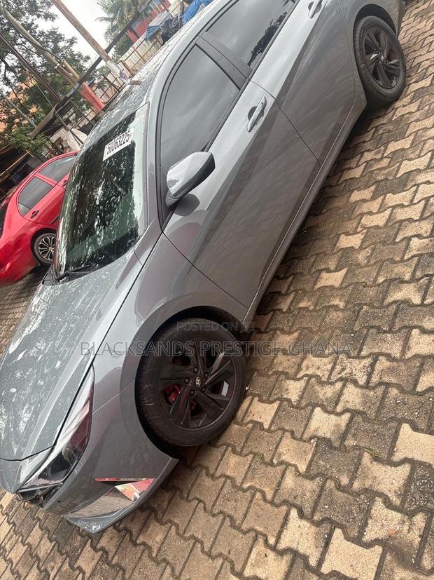 Hyundai Elantra Limited 2021 Gray