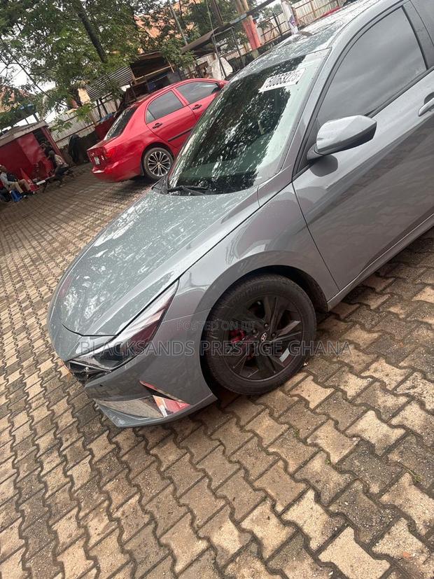 Hyundai Elantra Limited 2021 Gray