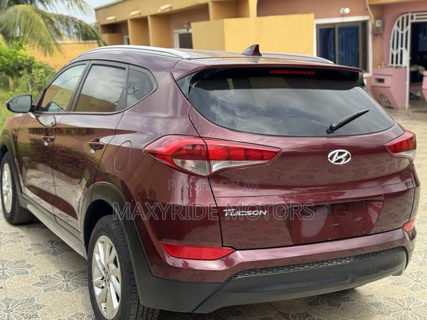Hyundai Tucson 2016 Red