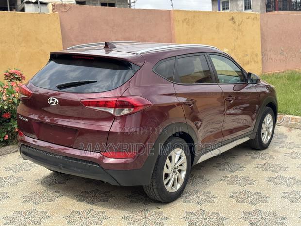 Hyundai Tucson 2016 Red