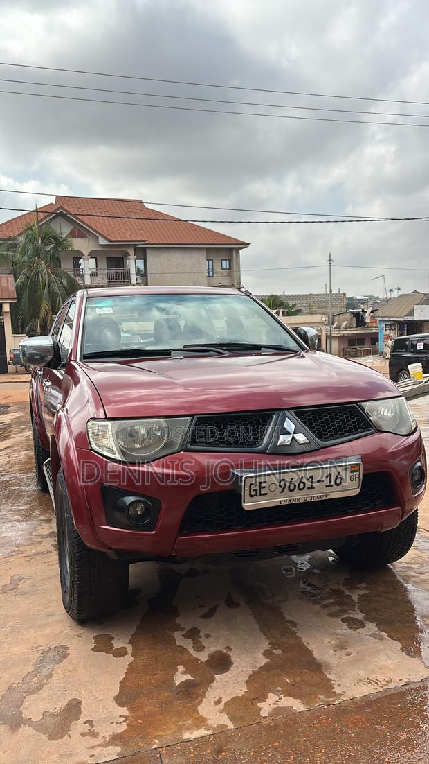 Mitsubishi L200 Double Cab 2.4 181hp 4WD 2015 Red