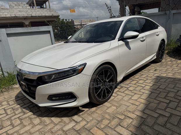 Honda Accord Touring 2018 White