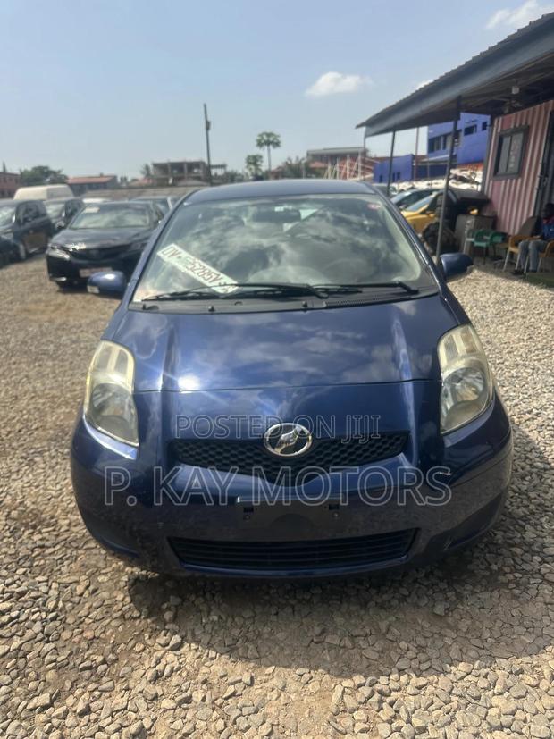 Toyota Vitz 1.0 FWD 3dr 2010 Blue
