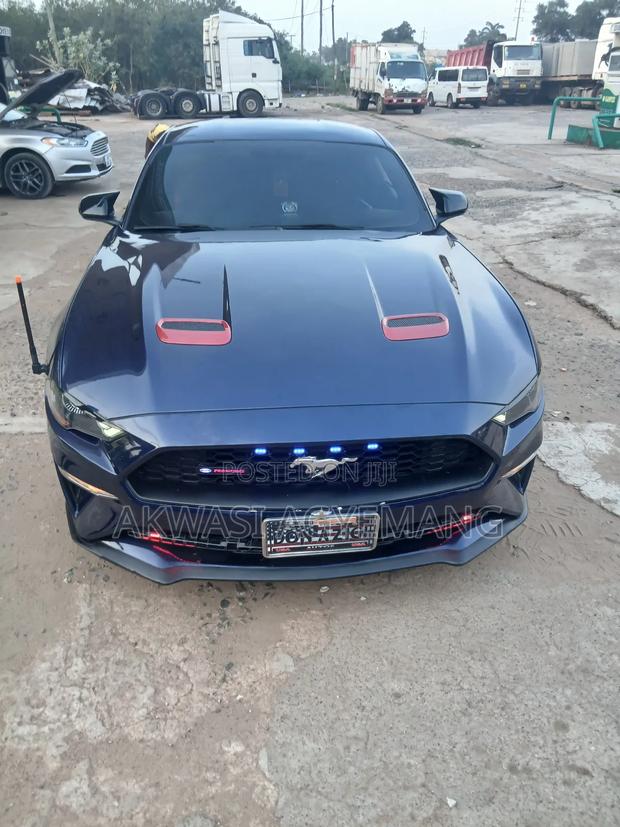 Ford Mustang EcoBoost Premium Fastback 2018 Blue