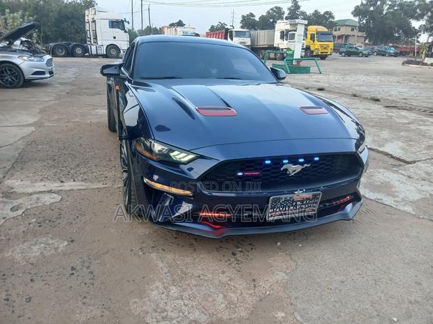 Ford Mustang EcoBoost Premium Fastback 2018 Blue