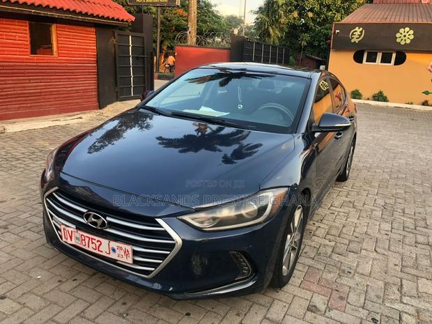 Hyundai Elantra Limited Sedan FWD (2.0L 4cyl 6A) 2017 Blue