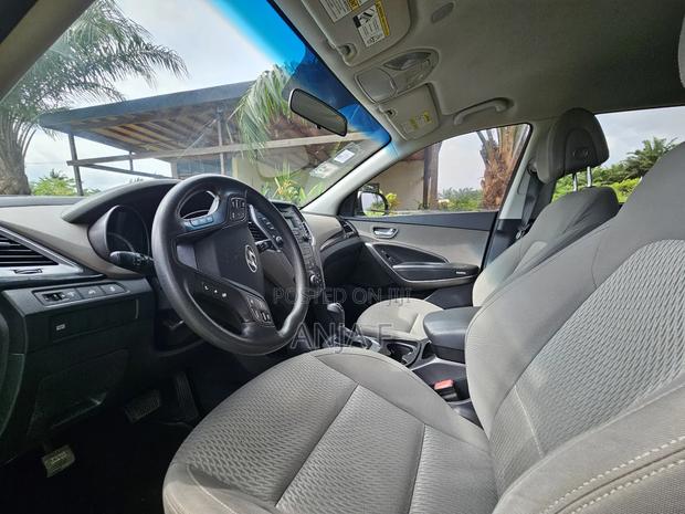 Hyundai Santa Fe GLS 4dr SUV (3.3L 6cyl 6A) 2015 Silver