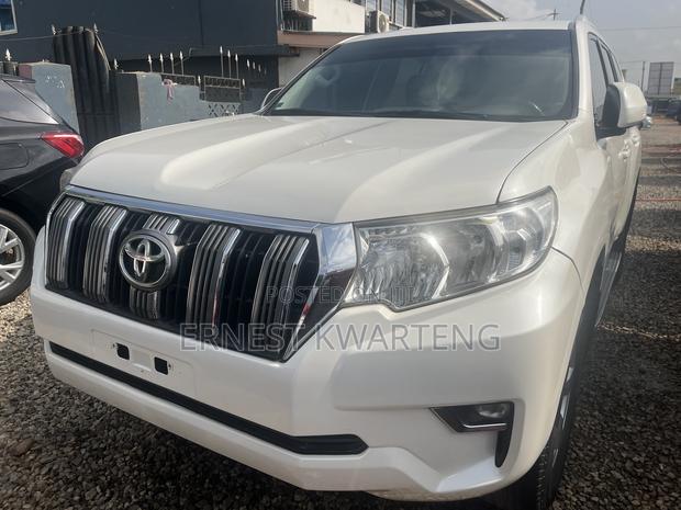 Toyota Land Cruiser Prado 2017 White