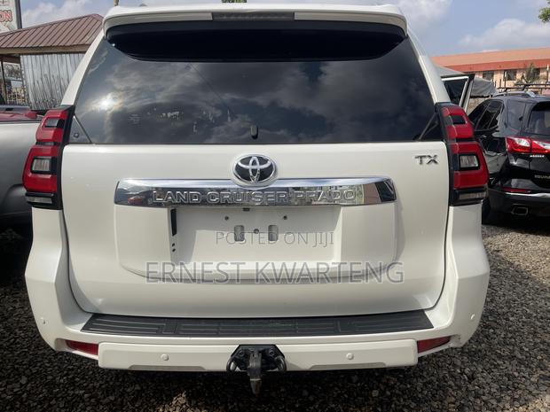 Toyota Land Cruiser Prado 2017 White