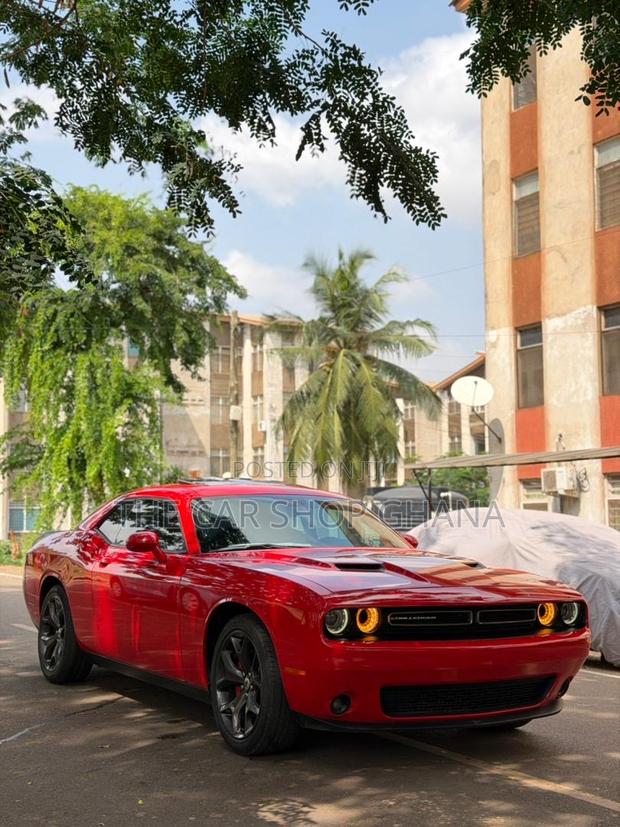 Dodge Challenger SXT RWD 2018 Red