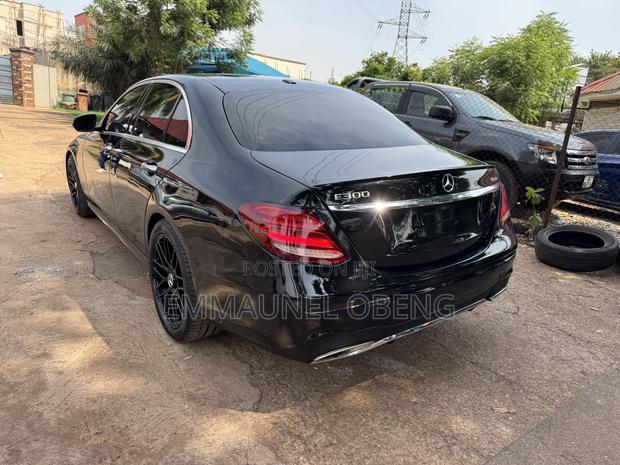 Mercedes-Benz E300 2019 Black