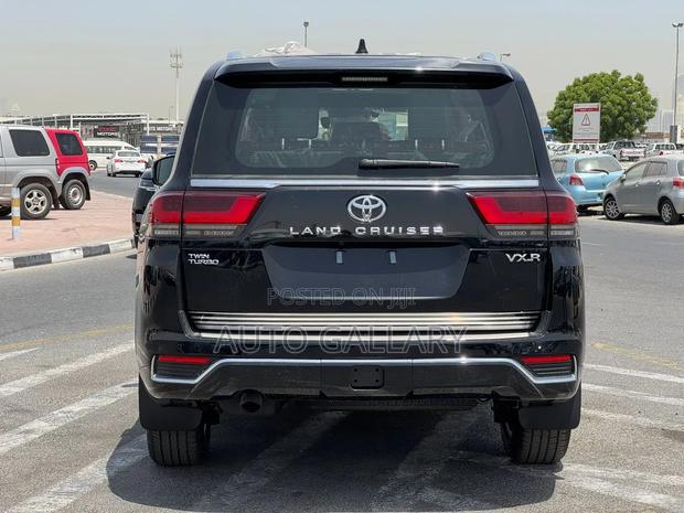 New Toyota Land Cruiser LC300 2025 Black