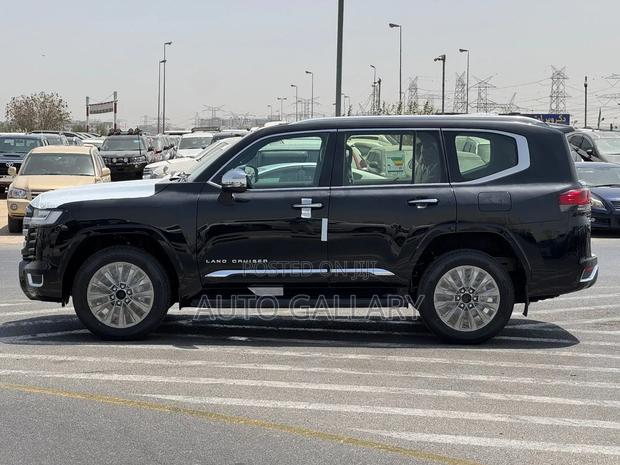 New Toyota Land Cruiser LC300 2025 Black