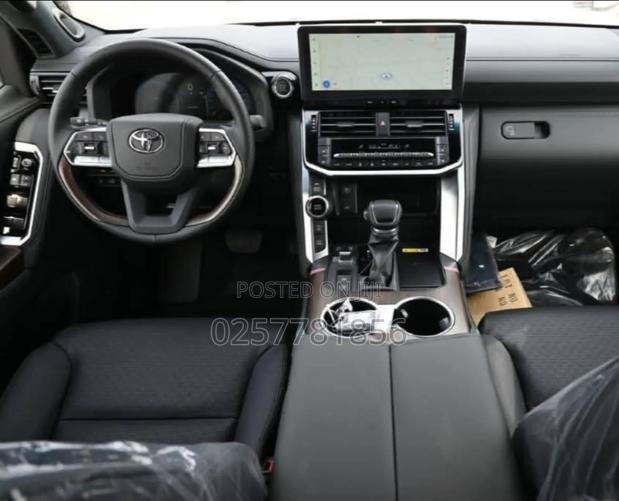 New Toyota Land Cruiser LC300 2025 Black