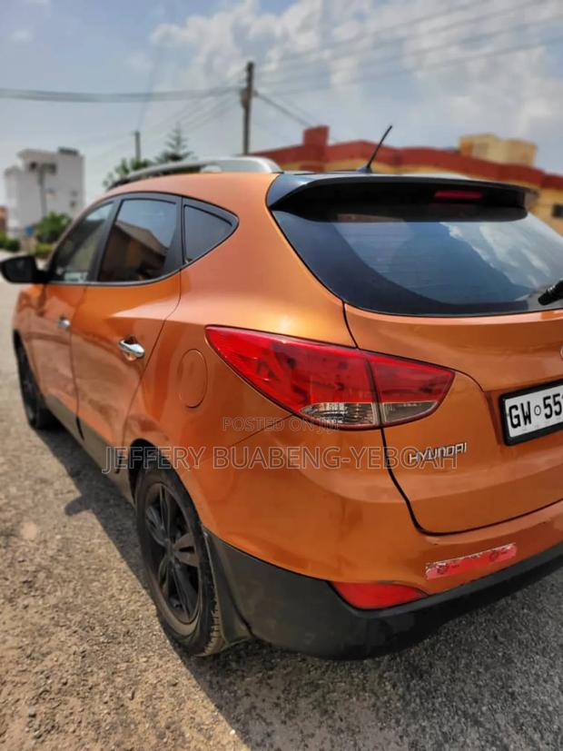 Hyundai Ix35 2011 Orange