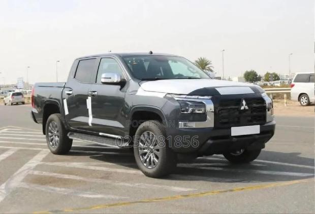 New Mitsubishi L200 2025 Gray