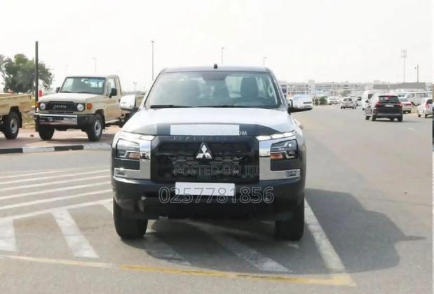 New Mitsubishi L200 2025 Gray