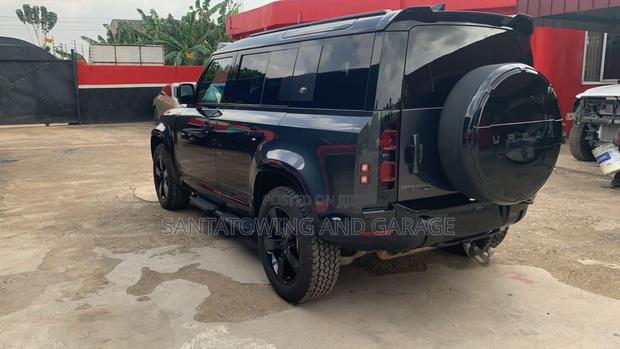 Land Rover Defender V8 2023 Black