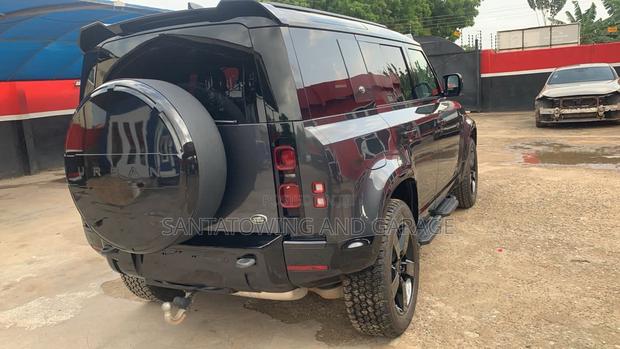 Land Rover Defender V8 2023 Black