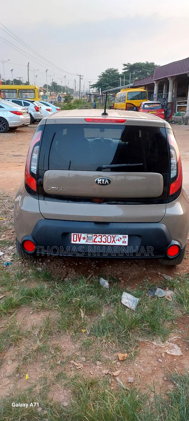 Kia Soul Hatchback 2016 Brown