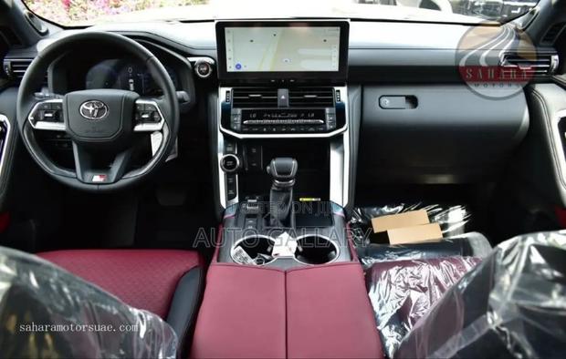 New Toyota Land Cruiser LC300 2025 Black