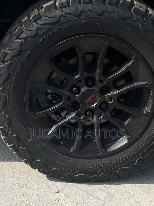 Toyota Tundra Limited 2022 Green