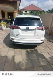 Toyota RAV4 XLE FWD (2.5L 4cyl 6A) 2017 White for sale