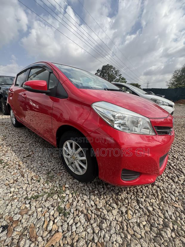 Toyota Vitz 2012 Red