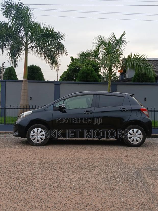 Toyota Vitz 1.3 AWD 5dr 2013 Black