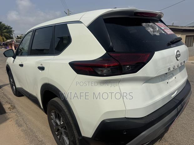 Nissan Rogue S 2023 White