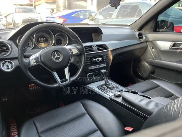 Mercedes-Benz C250 2014 Black