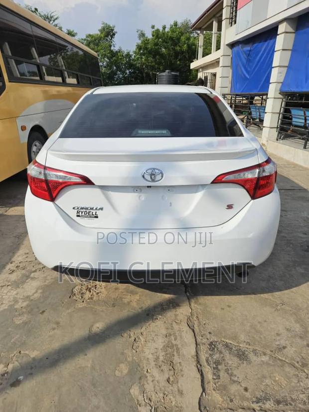 Toyota Corolla 2016 White