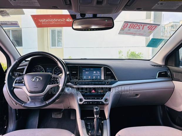 Hyundai Elantra Value Edition 2018 Black