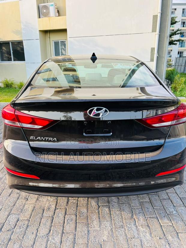 Hyundai Elantra Value Edition 2018 Black