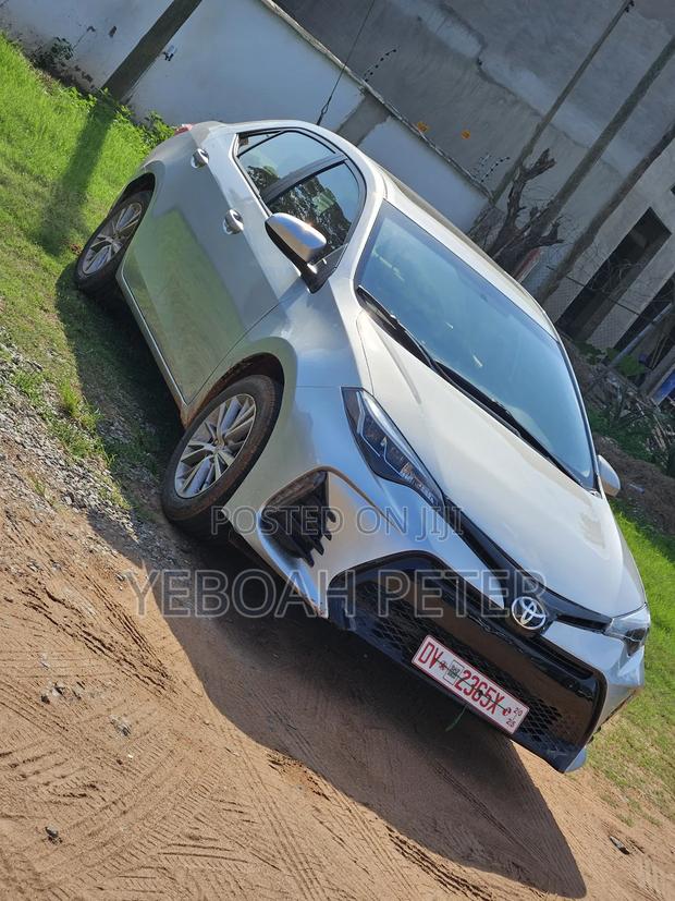 Toyota Corolla 2018 Silver