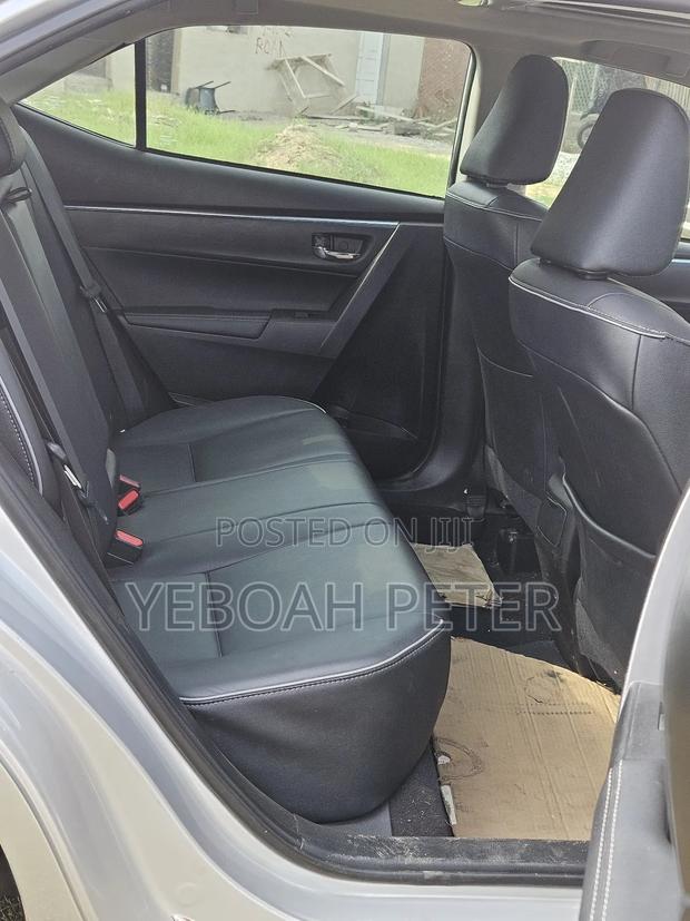 Toyota Corolla 2018 Silver