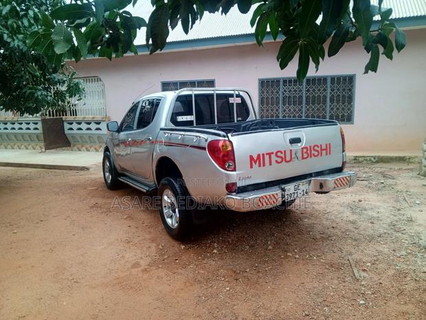 Mitsubishi L200 Double Cab 2.5 136hp 4WD 2014 Silver