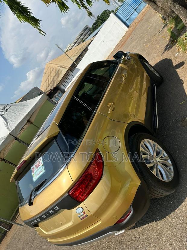 Land Rover Discovery 2016 Gold