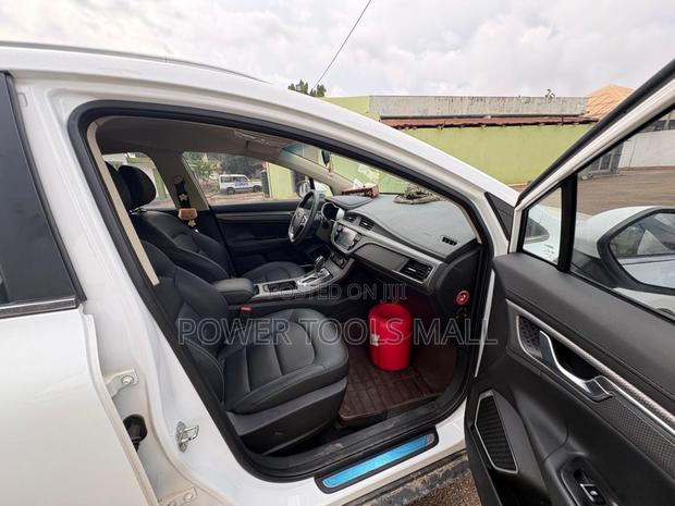 Geely Emgrand EC7 2017 White