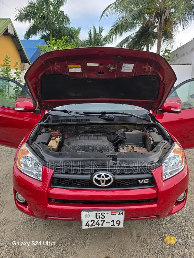 Toyota RAV4 2012 Red